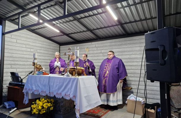 Арцыбіскуп Кандрусевіч узначаліў у Адэльску святкаванні ўрачыстасці Усіх Святых і ўспаміну ўсіх памерлых