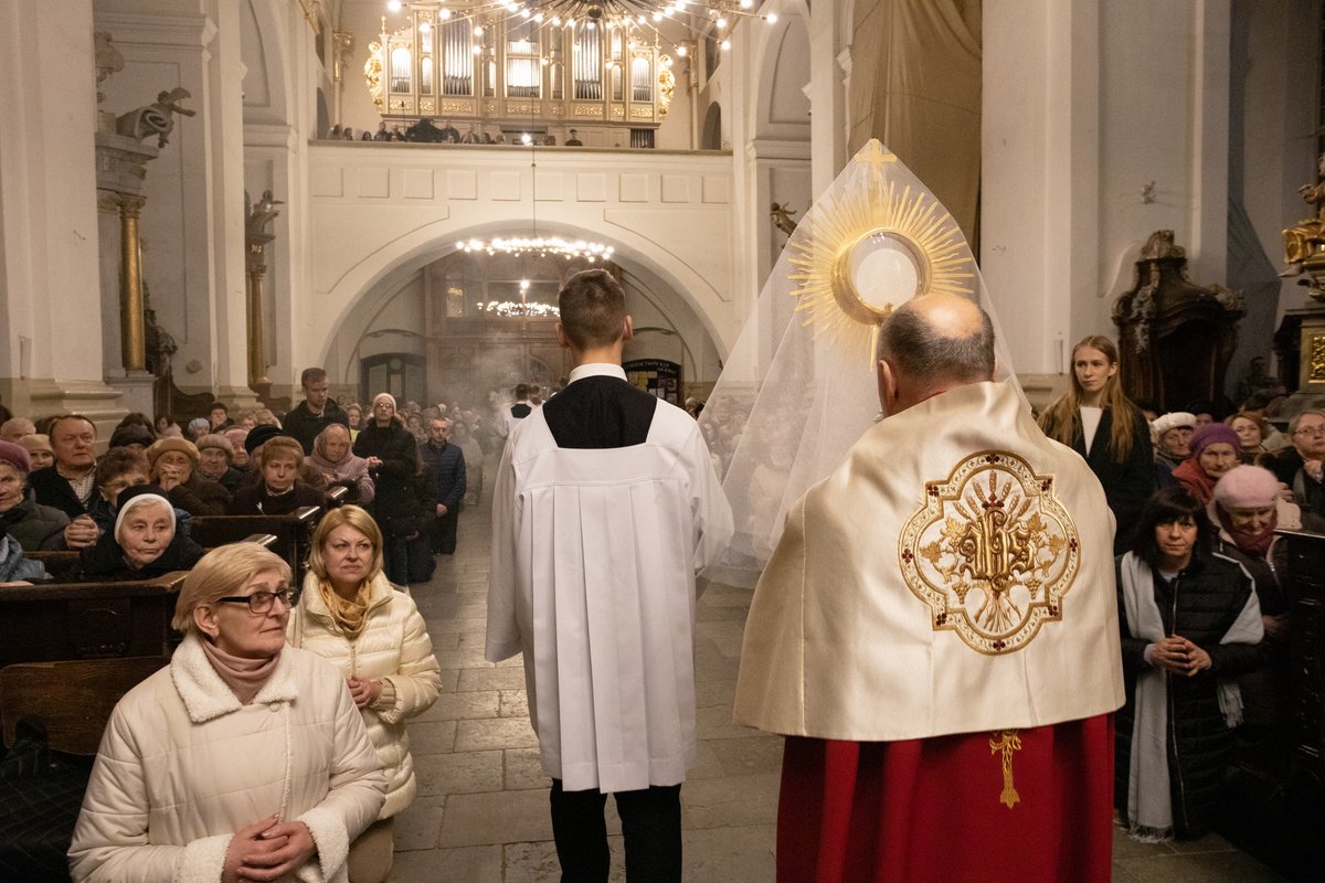 uszanowali_kryz_katedra_16