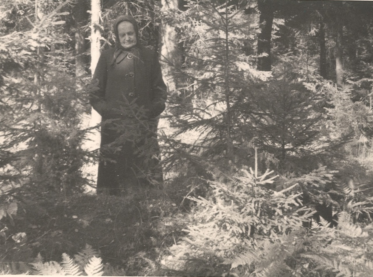 S. Małgorzata Banaś w lesie na miejscu męczeństwa