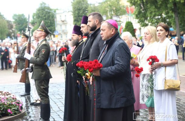 Біскуп Уладзімір Гуляй узяў удзел у мітынгу, прысвечаным вызваленню Гродна