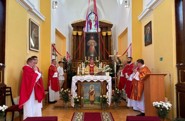 У Пелясе адзначылі з удзелам біскупа Кашкевіча юбілей парафіі і касцёла