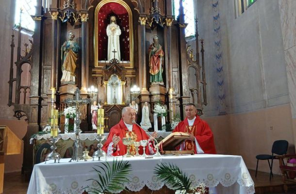 Біскуп Кашкевіч узначаліў у Начы ўрачыстасць у гонар апосталаў Пятра і Паўла