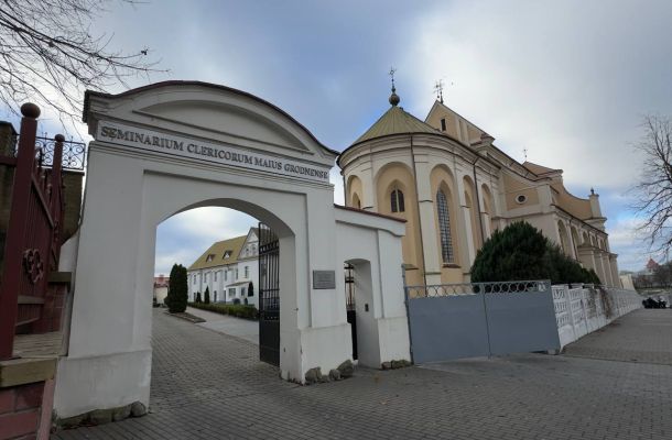 Не спыняцца на мінімуме: новы рэктар семінарыі пра фармацыю будучых пастыраў