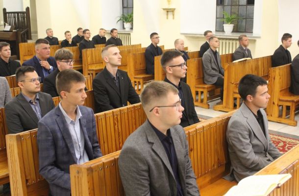 У гродзенскай семінарыі распачаўся рэкалекцыямі новы навучальны год
