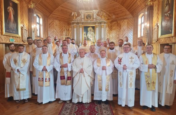 Рэкалекцыі для духавенства прайшлі ў Тракелях