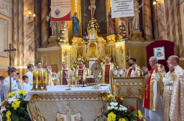 У лідскай парафіі Узвышэння Святога Крыжа адзначылі з удзелам біскупа Гродзенскага адпустовую ўрачыстасць