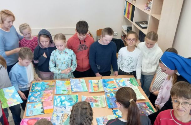 У гродзенскай парафіі Святога Духа прайшоў майстар-клас па маляванні для школьнікаў