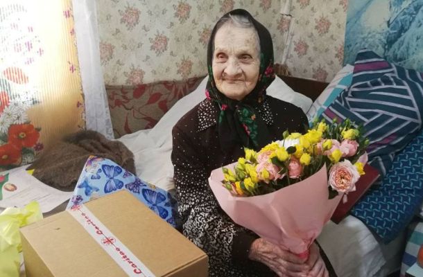 Прадстаўнікі “Caritas” павіншавалі жыхарку вёскі Песлі са стогадовым юбілеем