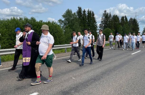 Упершыню прайшла мужчынская пілігрымка са Смаргоні ў Баруны