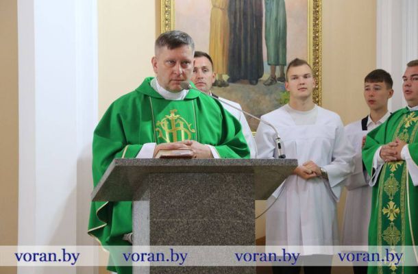 Вернікі воранаўскай парафіі развіталіся з кс. Анджэем Вітэкам