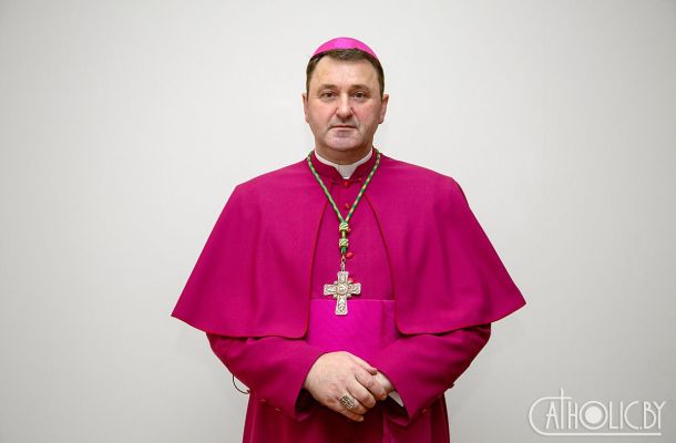 Арцыбіскуп Станеўскі віншуе ўсіх матуль Беларусі з Днём маці