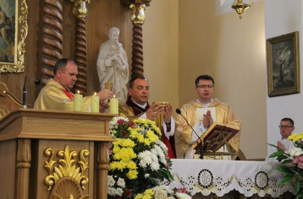 У Ваверцы ў адпустовую ўрачыстасць біскуп Гродзенскі ўдзяліў сакрамэнт канфірмацыі