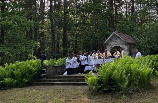 Ва ўспамін Панны Марыі, Маці Касцёла, у Цвермах адбылася малітва