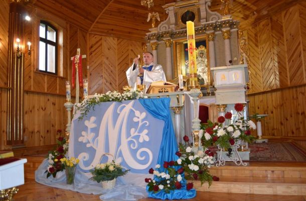 Дзень маці адзначылі ў дыяцэзіяльным санктуарыі ў Тракелях